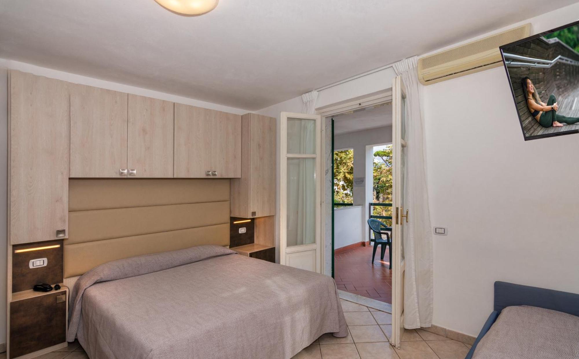Hotel Eura Marina di Massa Esterno foto