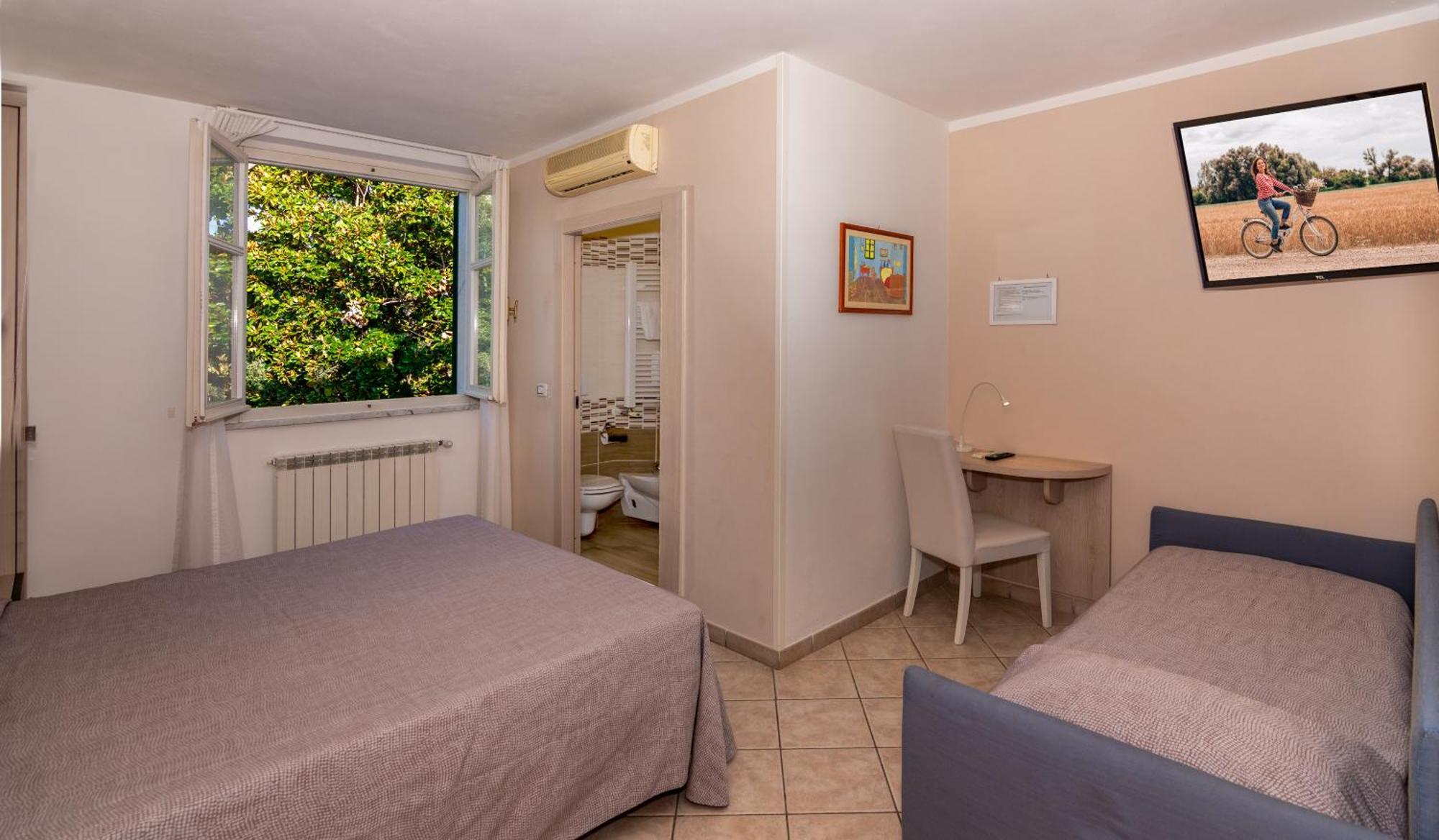 Hotel Eura Marina di Massa Esterno foto
