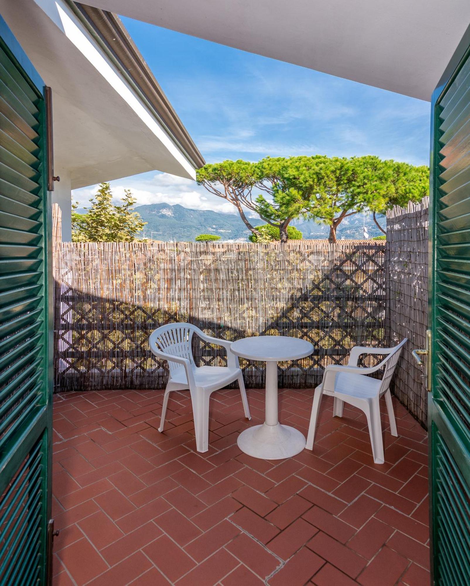 Hotel Eura Marina di Massa Esterno foto