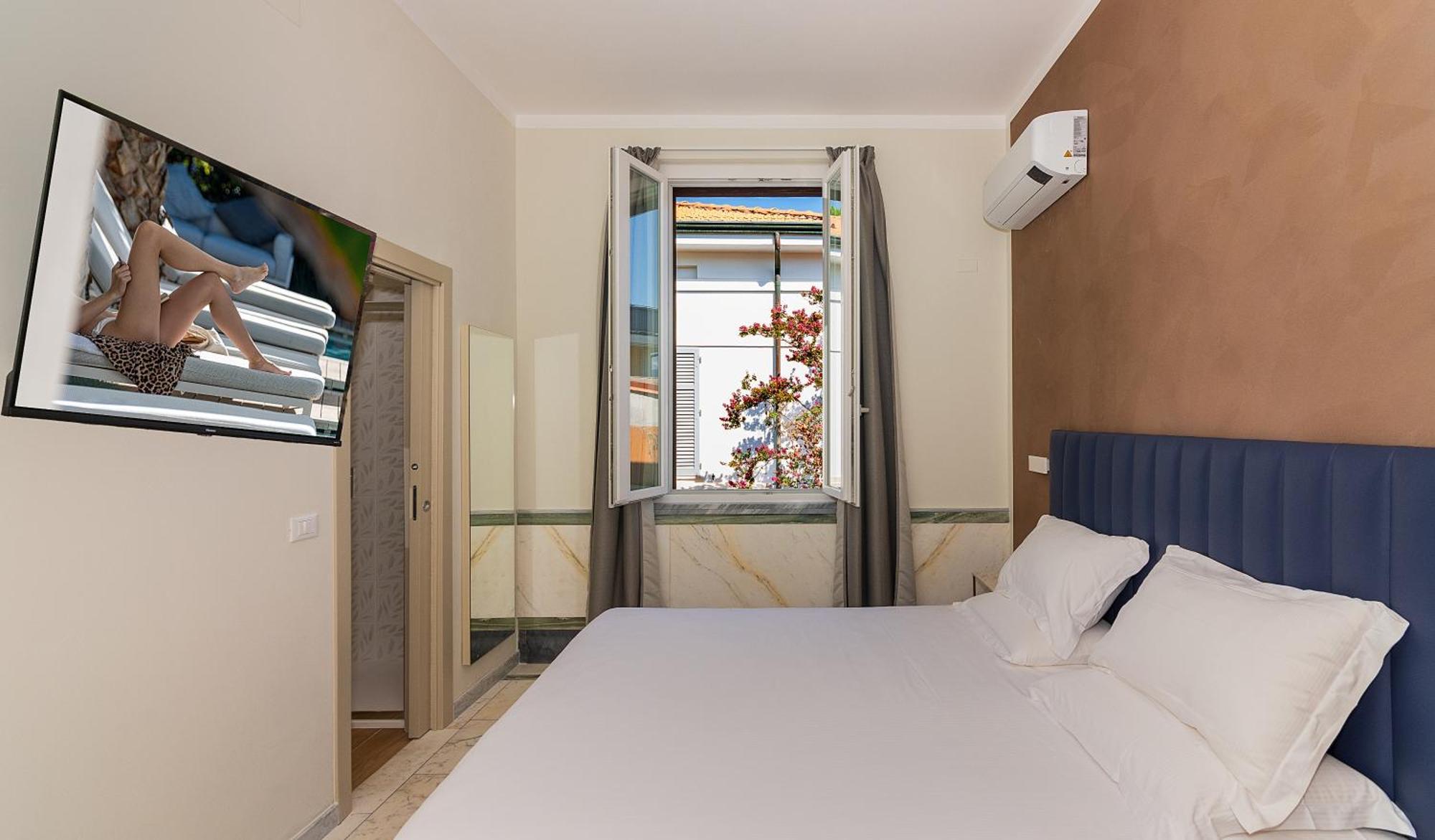 Hotel Eura Marina di Massa Esterno foto