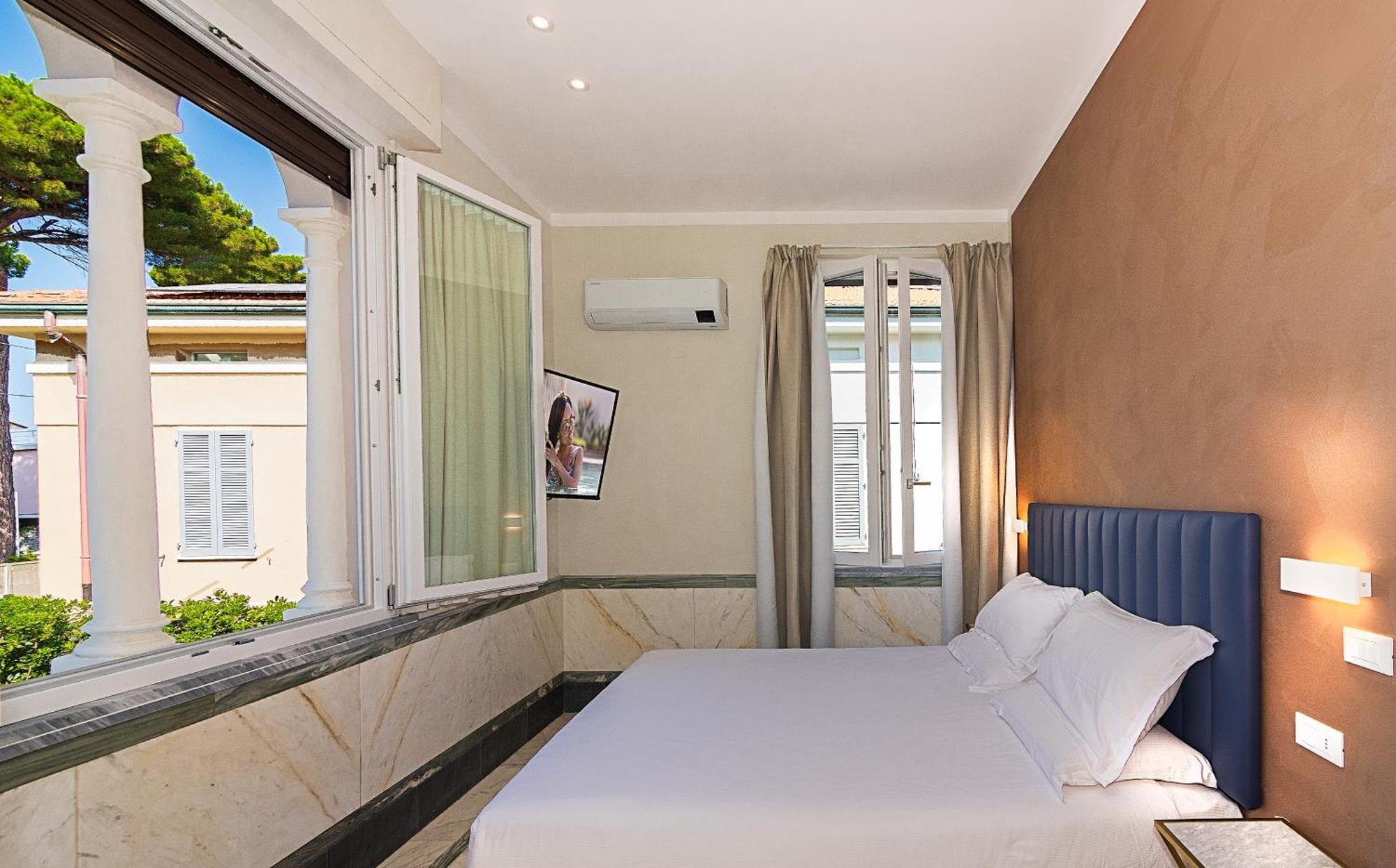 Hotel Eura Marina di Massa Esterno foto