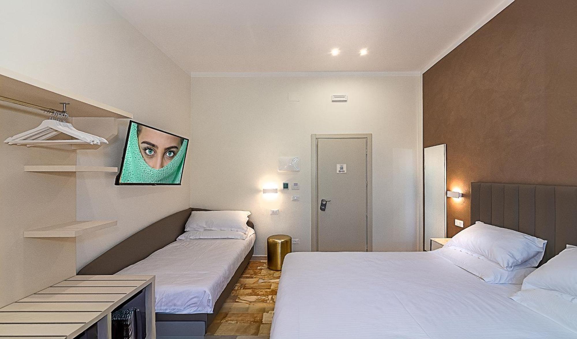Hotel Eura Marina di Massa Esterno foto