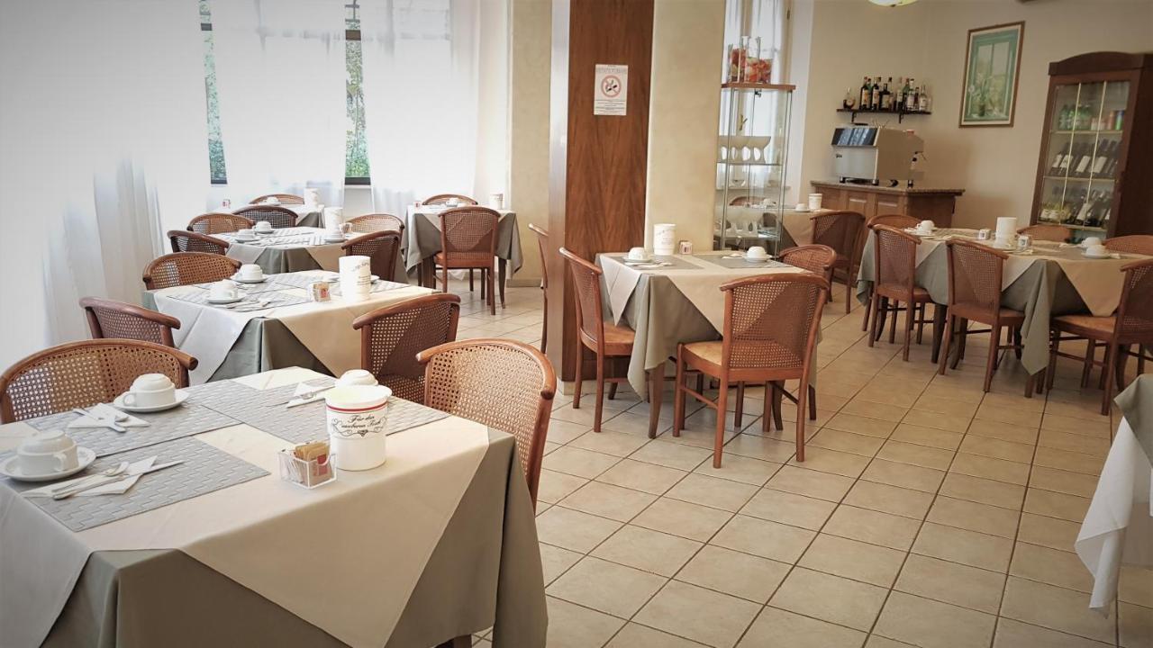 Hotel Eura Marina di Massa Esterno foto